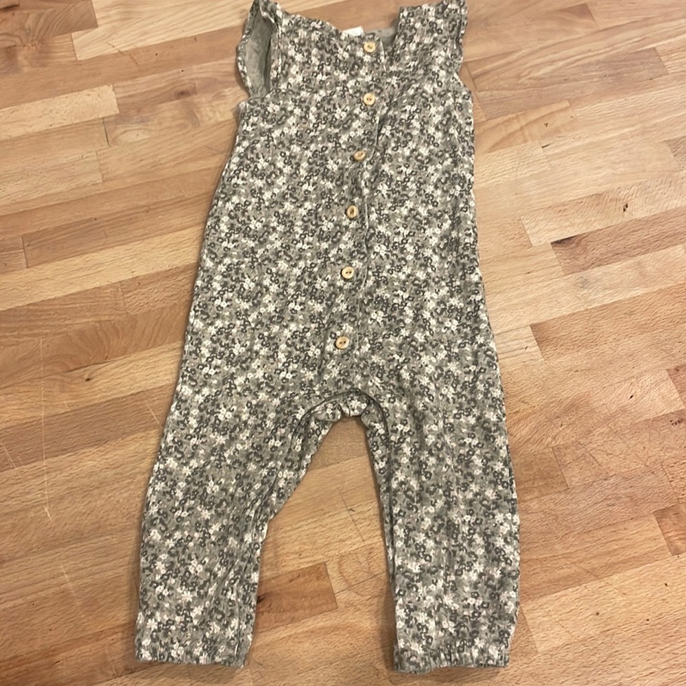 H&M Green Floral Button Up Ruffle Sleeve Jumpsuit, size 9-12